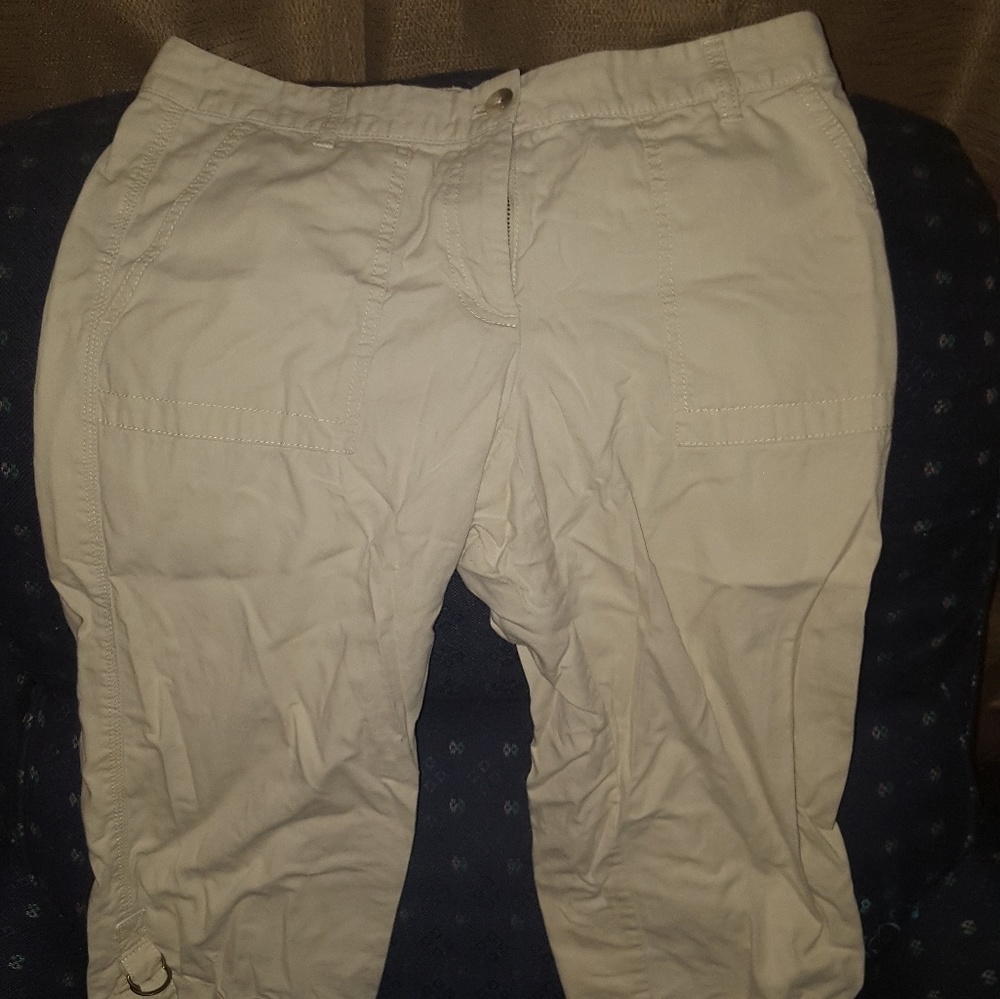 tan capris